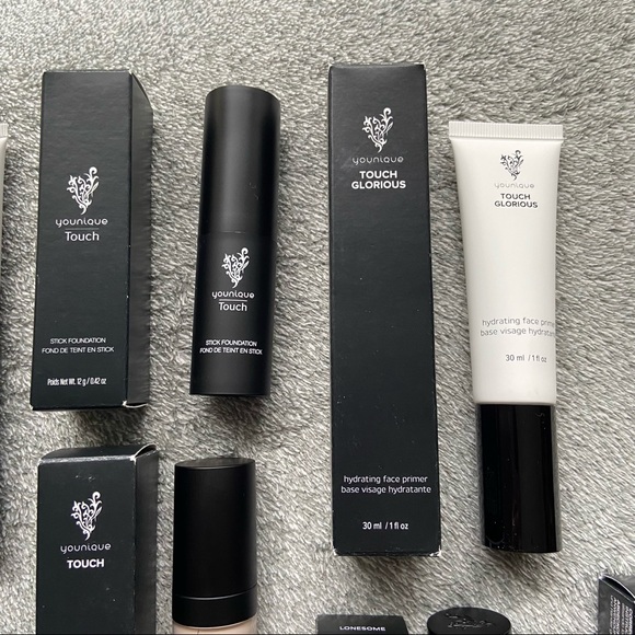 ❌SOLD❌$300 Younique Makeup Lot Makeup Bundle - Picture 4 of 7